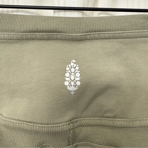 Sage Green Free People FP Movement leggings with pocket - Picture 5 of 9